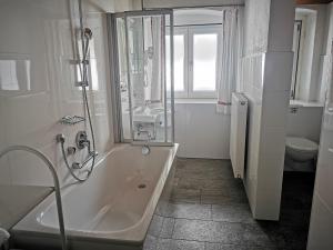 Koupelna v ubytování Gasthof & Hotel Zur Post + 37 fotografií