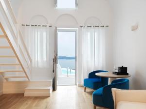 Posezení v ubytování Katikies Santorini - The Leading Hotels Of The World