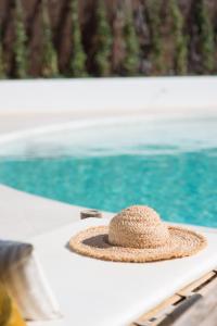 Basen w obiekcie The Olive Boutique Suites & Spa lub w pobliżu