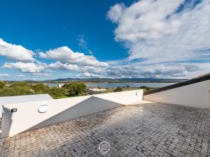 Naturlandskabet i nærheden af villaen + 23 billeder