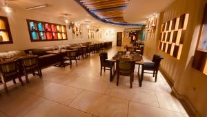 Hotel Amar Palace餐厅或其他用餐的地方