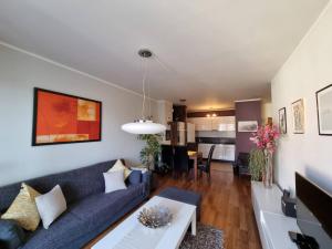 A seating area at Central business apartment - FREE PARKING
