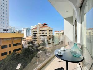 Rõdu või terrass majutusasutuses Brickell Apart Hotel