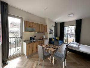 Kuchyň nebo kuchyňský kout v ubytování Saly Apart