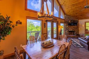 Φωτογραφία από το άλμπουμ του Bearadise Cabin σε Sugar Mountain