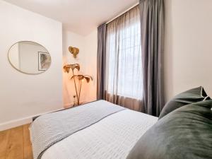 Cama ou camas em um quarto em Designer Flat with Parking near Peckham & Brixton