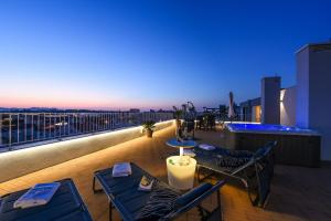 Balkoni atau teres di Zadar Sunset Penthouse with spectacular view and jacuzzi