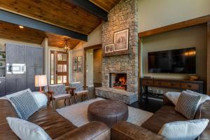 Μια τηλεόραση ή/και κέντρο ψυχαγωγίας στο Sweet Sejour at Blue Ridge Mountain Club