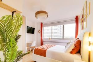 Postel nebo postele na pokoji v ubytování Luxueux 125m2 avec 4 SDB privée + 2 salles sport