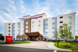 ChesterfieldにあるTownePlace Suites by Marriott Chesterfieldの湖上のハンプトン イン スイート ナイアガラ