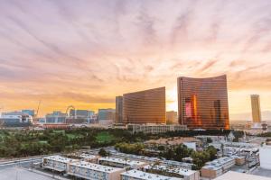 a city skyline with tall buildings and a sunset at Las Vegas Marriott in Las Vegas