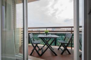 Un balcón o terraza de Apartment L&M, RhoMilanoFiera