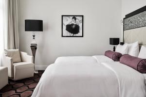 Roomers Berlin Steinplatz, Autograph Collection客房内的一张或多张床位