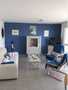 Gallery image of appartement entier, 3 étoiles, 4 personnes,vue mer in Audierne