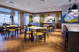 A restaurant or other place to eat at Fairfield Inn & Suites by Marriott Fayetteville