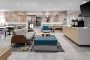 Area lobi atau resepsionis di TownePlace Suites By Marriott Dayton Wilmington