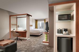 Postel nebo postele na pokoji v ubytování SpringHill Suites by Marriott Las Vegas Convention Center