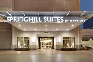 a sign for the springhill suites by marriott building at SpringHill Suites by Marriott Las Vegas Convention Center in Las Vegas