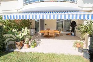 Vonkajšia záhrada v ubytovaní Quiet and cozy 1BR close to beach and all services