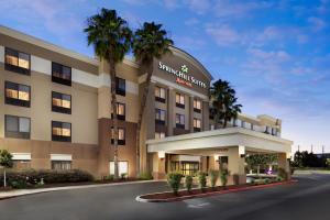 una representación del hotel Sheraton Palm Springs en SpringHill Suites Fresno, en Fresno