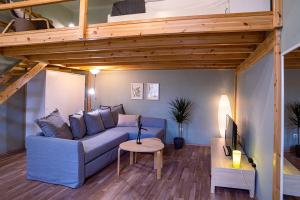 A seating area at La Bella - Entire Apartment near Gozsdu udvar