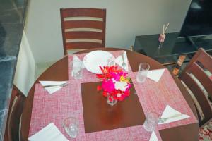 A restaurant or other place to eat at RedFin Vacation Home