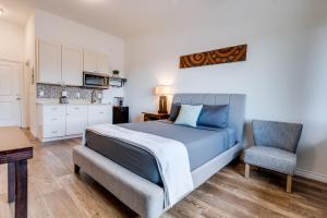 Kuchyň nebo kuchyňský kout v ubytování Unit 6 Maui Ohana Modern Studio