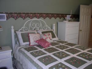 En eller flere senge i et værelse på The Place on the Blue Ridge Parkway