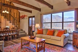 Gallery image of Smokies Cabin with Mountain Views! in Busick