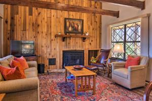 Gallery image of Smokies Cabin with Mountain Views! in Busick