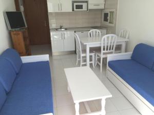 Kuchyňa alebo kuchynka v ubytovaní Apartamentos Llevant