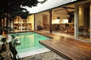 Bazén v ubytování Banyan Villa Panglao with private pool nebo v jeho okolí