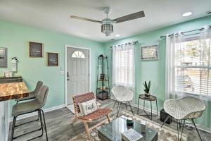 Seating area sa Pet-Friendly Fayetteville Vacation Rental!