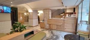 Hotel Boréal Nice tesisinde bir televizyon ve/veya eğlence merkezi