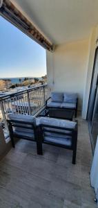 Rõdu või terrass majutusasutuses Charmant 2 pièces balcon vue mer