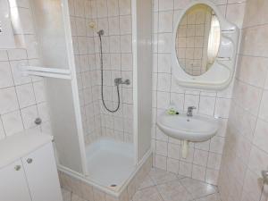 Koupelna v ubytování Akácfa Hortenzia Apartman