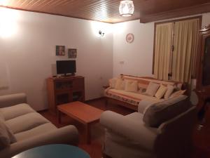 A seating area at Harbour View Apartment