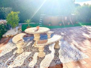 Vonkajšia záhrada v ubytovaní 'Coll de Rates' Beautiful 1-Bed Apartment