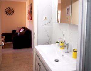 A bathroom at Charming apartment in Halepa!