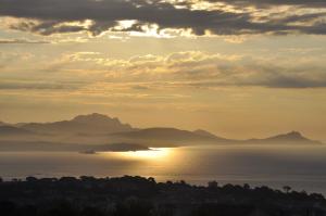 Fotografia z galérie ubytovania Stunning Sea View Cote d'Azur Villa - Rives d'Or v destinácii Fréjus