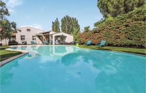 Πισίνα στο ή κοντά στο Stunning Home In Malataverne