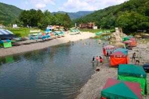 Pantai di atau di dekat hotel