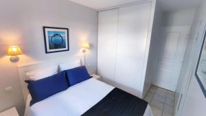 Posteľ alebo postele v izbe v ubytovaní Appartement 2 pièces dans résidence bord de mer aux Sables d'Olonne + 20 fotografií