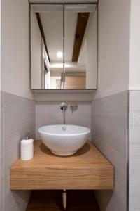 A bathroom at Home Venice Apartments - Rialto 4