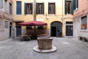 The building in which Az apartmant is located