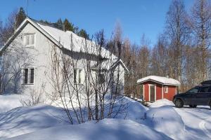 Villa Mäntysaari luonnonrauhaa kaupungin lähellä. v zimě