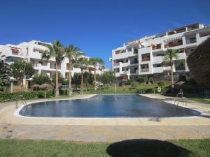 Bazén v ubytovaní Lovely Apartment in La Cala de Mijas alebo v jeho blízkosti