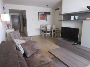 Televízia a/alebo spoločenská miestnosť v ubytovaní Lovely Apartment in La Cala de Mijas