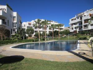 Bazén v ubytovaní Lovely Apartment in La Cala de Mijas alebo v jeho blízkosti