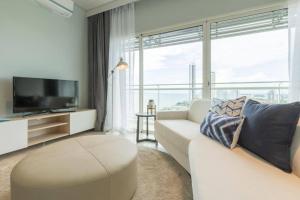 TV a/nebo společenská místnost v ubytování Veranda Residence/2BRFamilySuite
